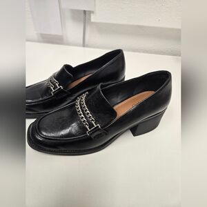 Baretraps Black Leather Loafers with Chain Detail-Size 11M